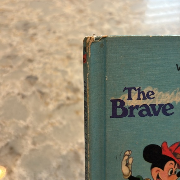 Walt Disney’s: The Brave Little Tailor children’s reading book - Picture 4 of 8